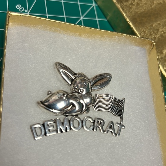 Vintage Best Brand Democratic Donkey Patriotic Political Lapel Pin Silver Tone - Picture 5 of 6